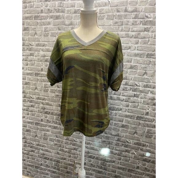 NWOT ALTERNATIVE APPAREL CAMO T-SHIRT - Picture 2 of 4